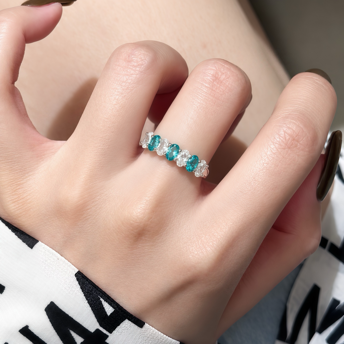 Oval Aquamarine & Diamond Band S925
