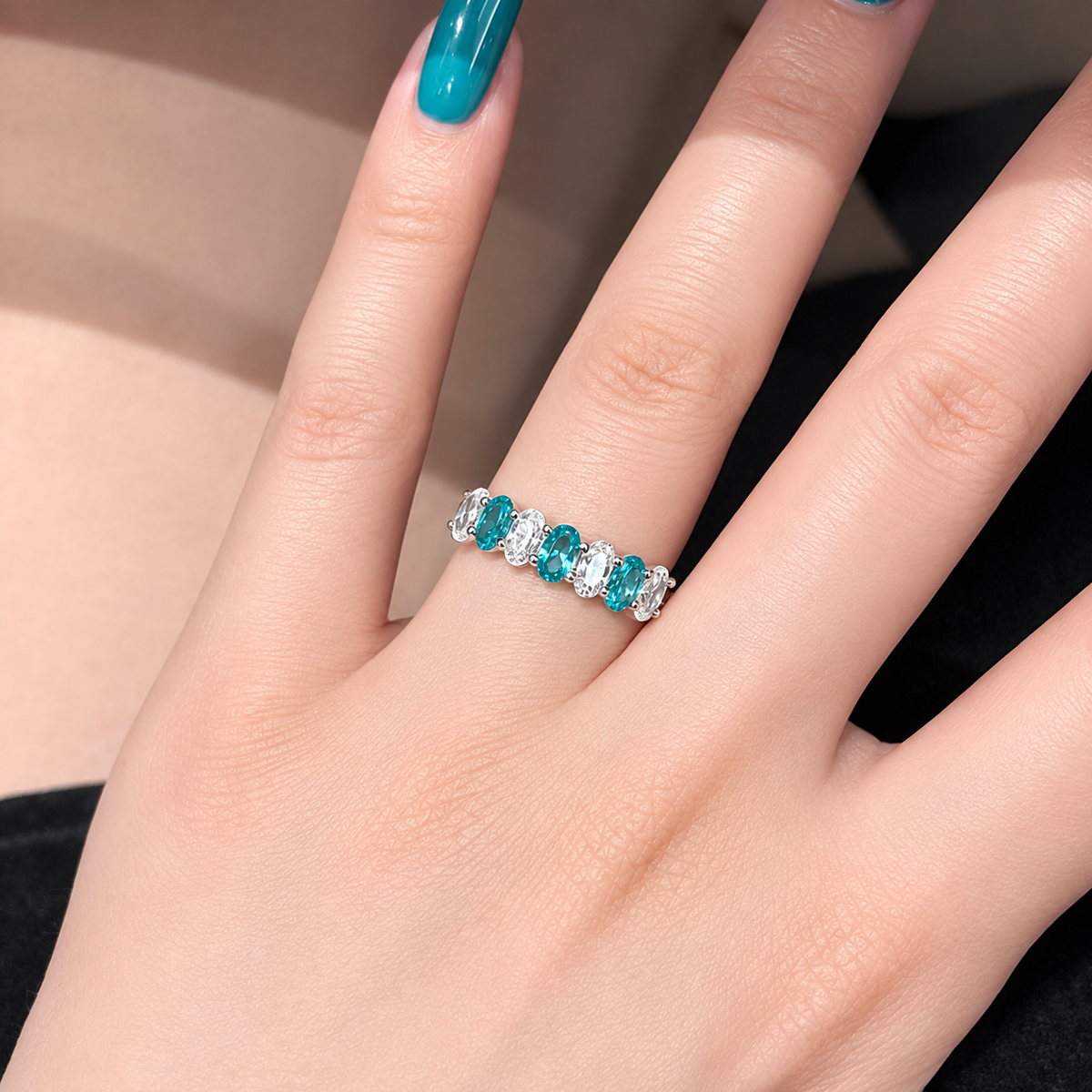 Oval Aquamarine & Diamond Band S925